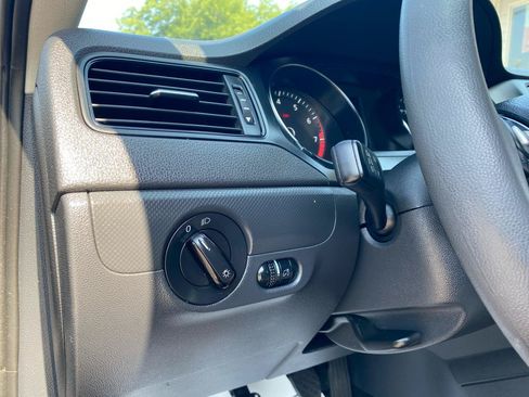 Used 2016 Volkswagen Jetta S FWD image 17