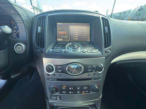 Used 2013 INFINITI G37 x w/ Premium Pkg image 17