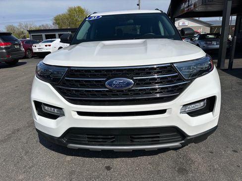 Used 2023 Ford Explorer XLT w/ Equipment Group 202A AWD/4WD image 2