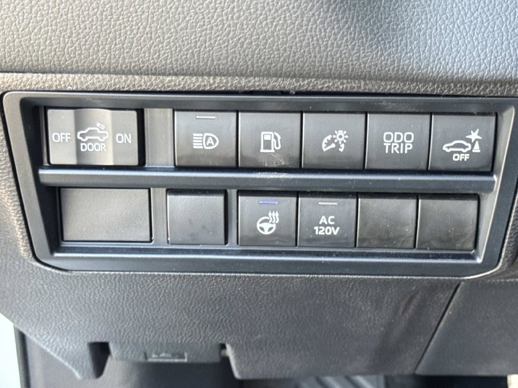 Used 2024 Toyota Tundra Limited AWD/4WD image 31