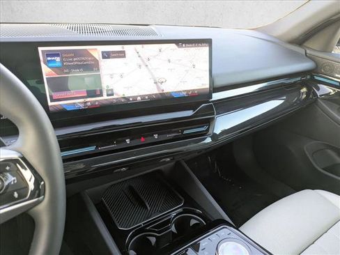 Certified 2025 BMW 530i image 15