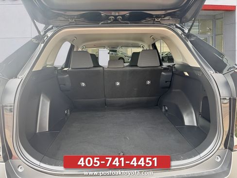 Used 2025 Toyota RAV4 XLE FWD image 23