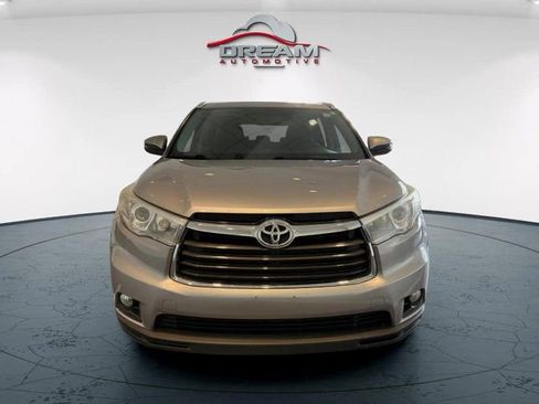 Used 2016 Toyota Highlander XLE image 2