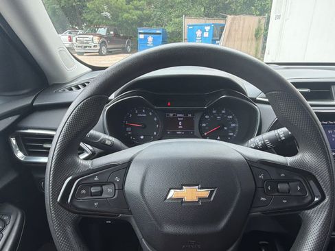 Used 2021 Chevrolet TrailBlazer LT w/ Convenience Package FWD image 22