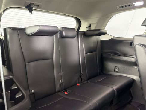 Certified 2025 Toyota Grand Highlander FWD image 40