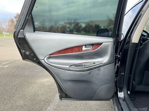 Used 2017 INFINITI QX50 AWD w/ Premium Plus Package image 11