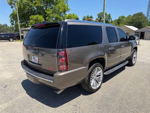 Used 2014 GMC Yukon XL Denali AWD/4WD image 5