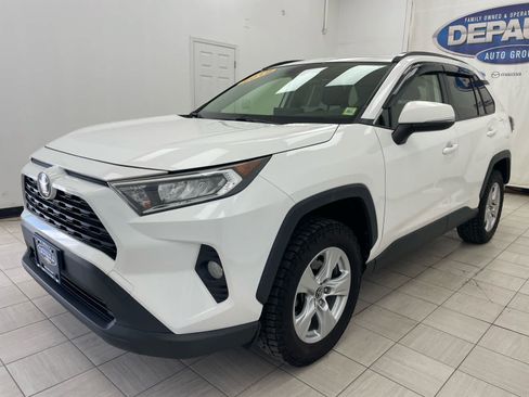 Used 2019 Toyota RAV4 XLE w/ Convenience Package AWD/4WD image 18