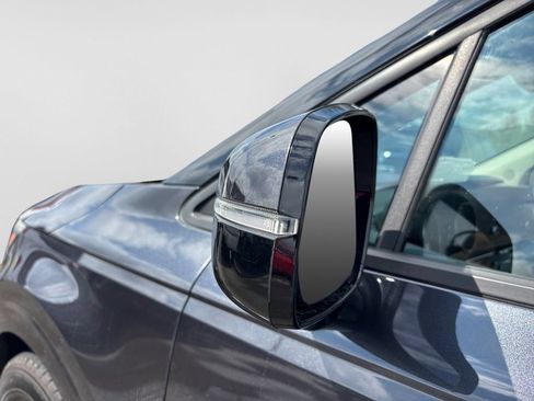 Used 2022 Kia Carnival LX FWD image 51