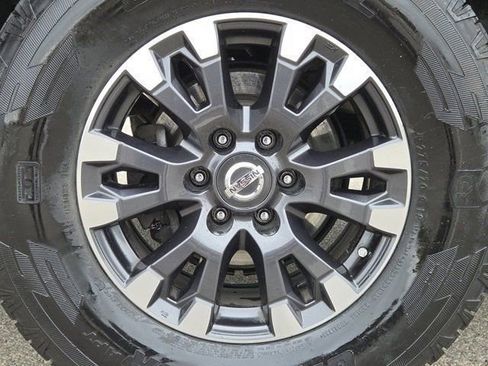 Used 2018 Nissan Titan PRO-4X w/ Pro-4x Convenience Package image 28