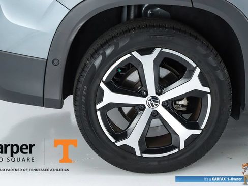 Used 2025 Volkswagen Tiguan SE w/ Panoramic Sunroof Package AWD/4WD image 13