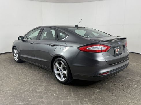 Used 2016 Ford Fusion SE w/ Equipment Group 201A FWD image 5