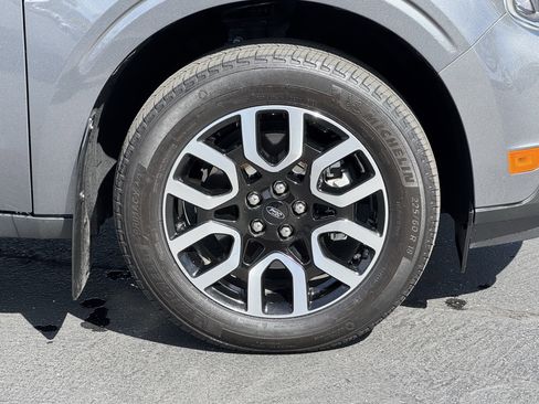 Used 2024 Ford Maverick Lariat image 12