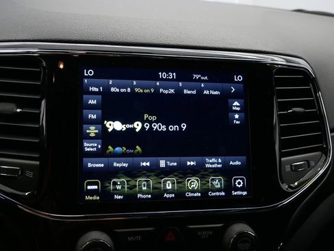 Certified 2022 Jeep Grand Cherokee Laredo X image 29