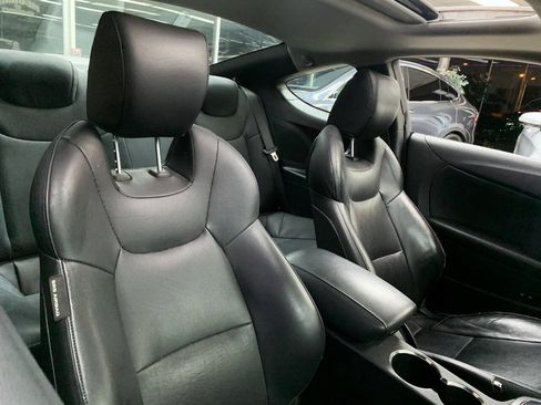 Used 2011 Hyundai Genesis 3.8 image 11