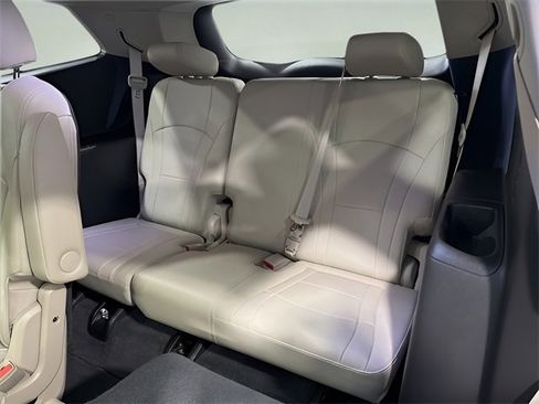 Used 2019 Buick Enclave Essence image 29