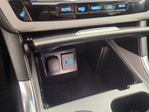 Used 2023 Ford Explorer XLT w/ Equipment Group 202A image 20