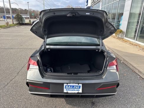 Certified 2025 Hyundai Elantra Sport image 58