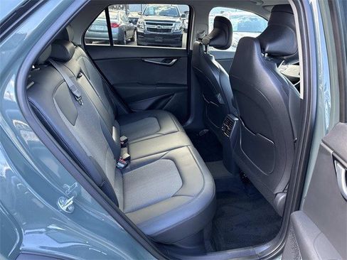 Used 2023 Kia Niro EX image 11