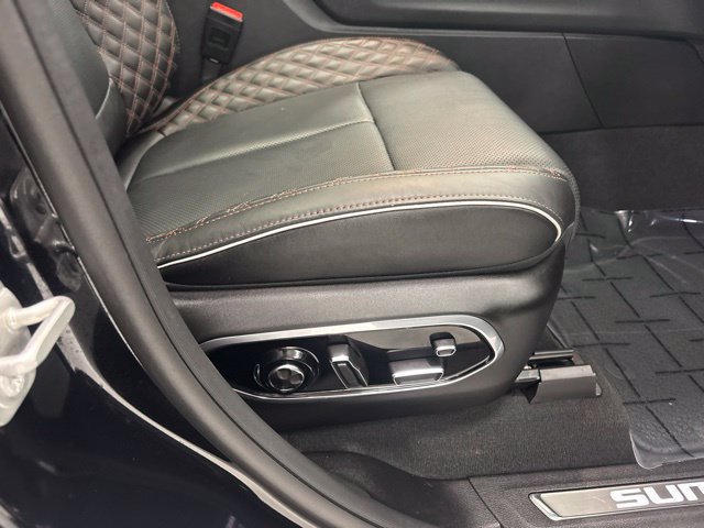 Used 2023 Jeep Grand Cherokee Summit w/ Luxury Tech Group V AWD/4WD image 27