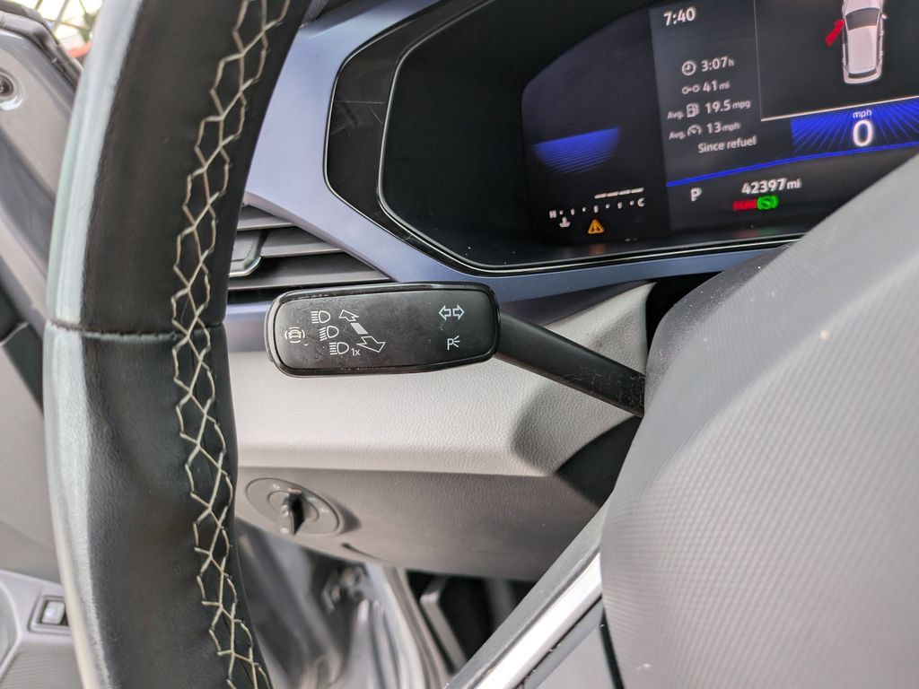 Certified 2023 Volkswagen Taos SE FWD image 30