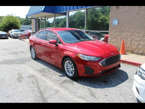 Used 2020 Ford Fusion SE FWD image 1