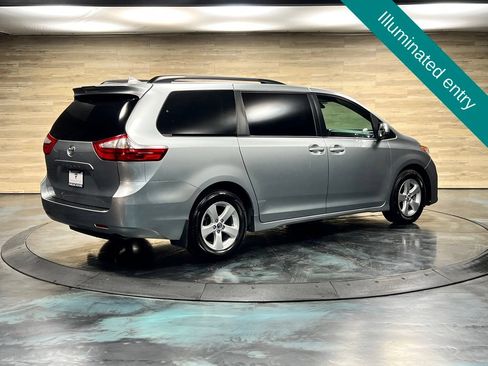 Used 2019 Toyota Sienna LE FWD image 13