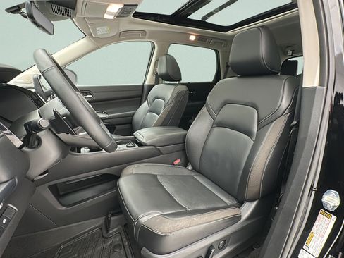 Used 2024 Nissan Pathfinder SL w/ SL Premium Package AWD/4WD image 14