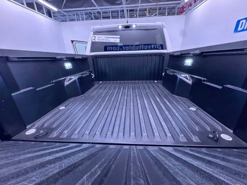 Used 2025 Toyota Tacoma TRD Off-Road image 39