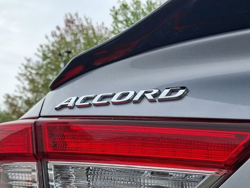 Used 2020 Honda Accord Sport image 31