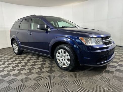Used 2017 Dodge Journey SE image 2