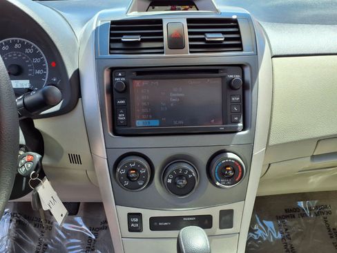 Used 2013 Toyota Corolla LE FWD image 20