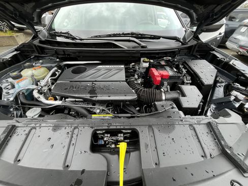 Used 2025 Nissan Rogue SV FWD image 34