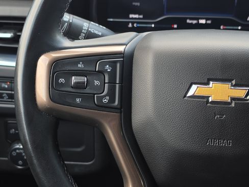 Used 2023 Chevrolet Suburban High Country w/ Premium Package 2 AWD/4WD image 15