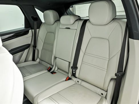 Used 2020 Porsche Cayenne S AWD/4WD image 20