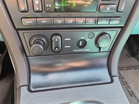 Used 2002 Ford Thunderbird image 24