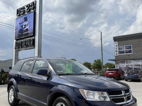 Used 2018 Dodge Journey SXT image 1