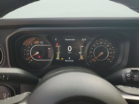 New 2026 Jeep Wrangler Rubicon w/ Technology Group image 28