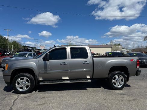 Used 2012 GMC Sierra 2500 Denali w/ Suspension Package, Off-Road AWD/4WD image 7