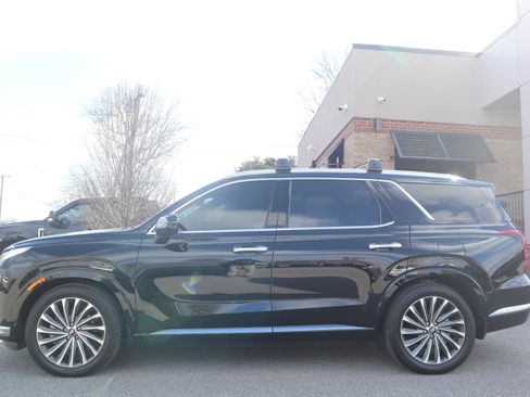 Used 2023 Hyundai Palisade Calligraphy image 10
