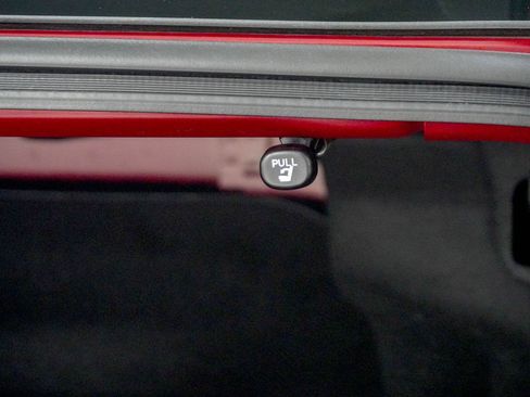 Used 2022 Toyota Camry LE image 10