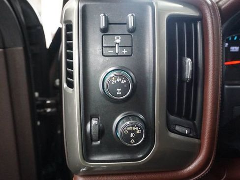 Used 2018 Chevrolet Silverado 2500 High Country w/ Duramax Plus Package AWD/4WD image 10
