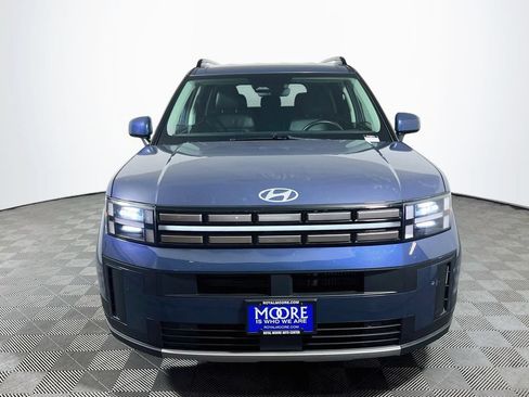 Used 2025 Hyundai Santa Fe SEL FWD image 2