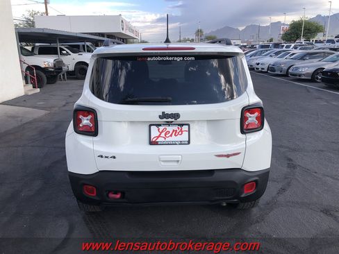 Used 2019 Jeep Renegade Trailhawk image 7