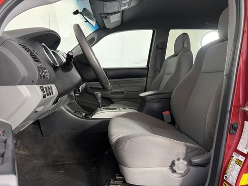 Used 2014 Toyota Tacoma 4x4 Double Cab w/ TRD Off-Road Package image 6