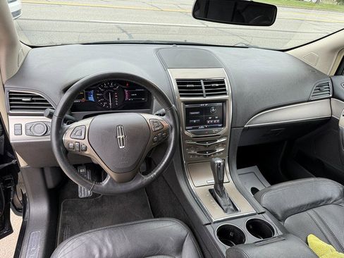 Used 2013 Lincoln MKX FWD image 12