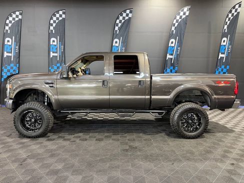 Used 2009 Ford F250 Lariat image 2