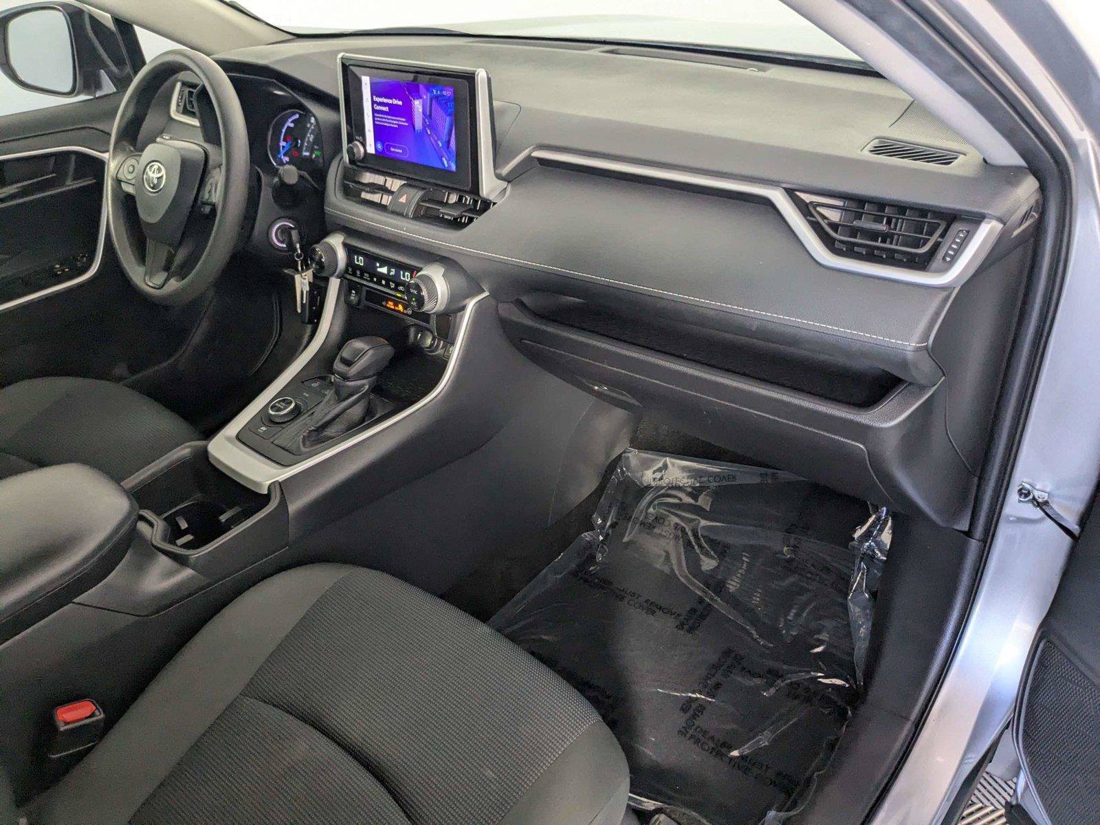 Certified 2024 Toyota RAV4 LE AWD/4WD image 31