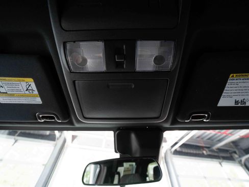 Used 2025 Nissan Frontier PRO-4X AWD/4WD image 18