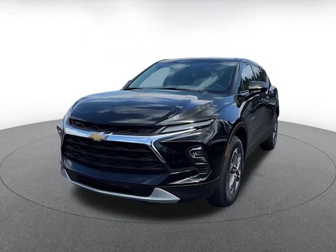 Used 2025 Chevrolet Blazer LT FWD image 7
